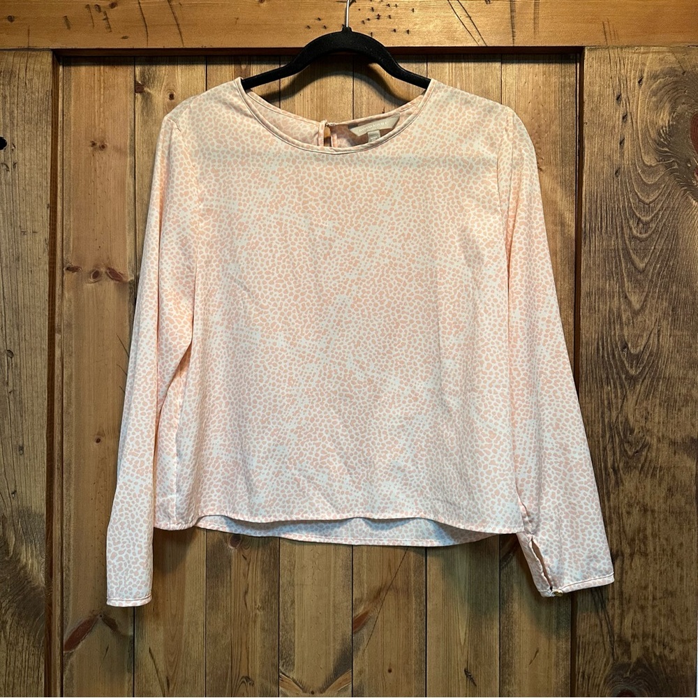 Banana Republic long sleeve light weigh blouse. EUC Size MP